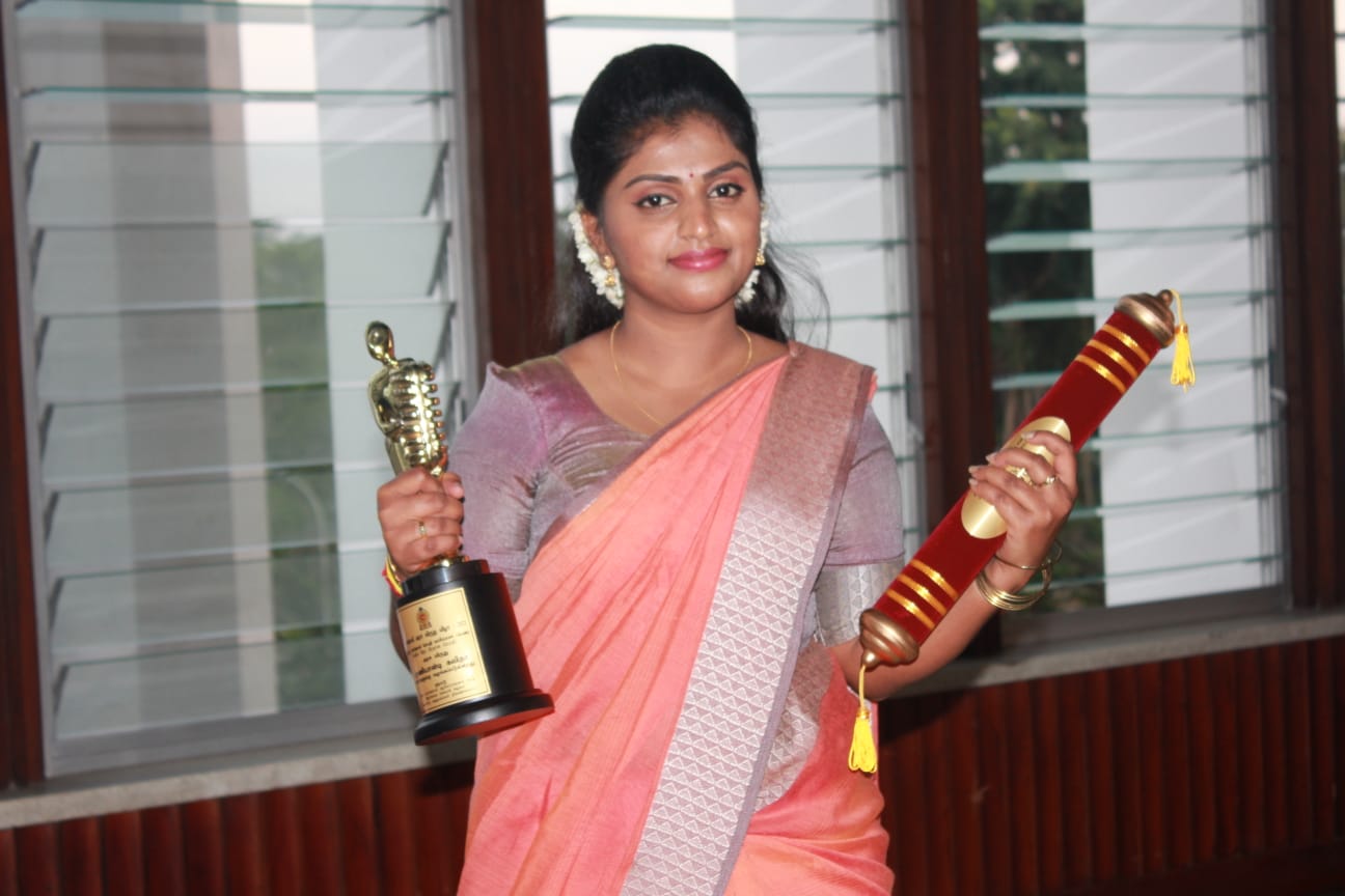 Kavitha Barathi grabs two awards at the State Radio Awards Ceremony ...