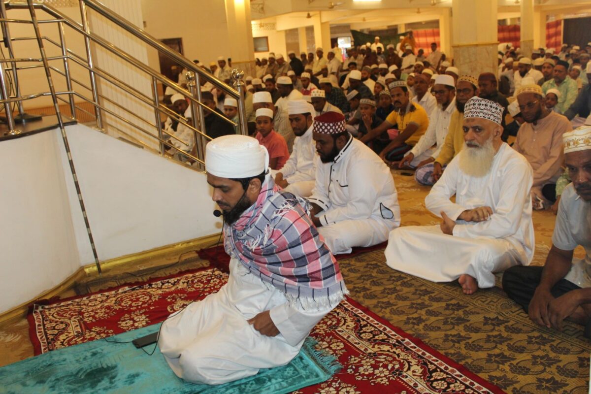 Ramadan Festival prayers at Colombo Grand Mosque draws worshippers from ...