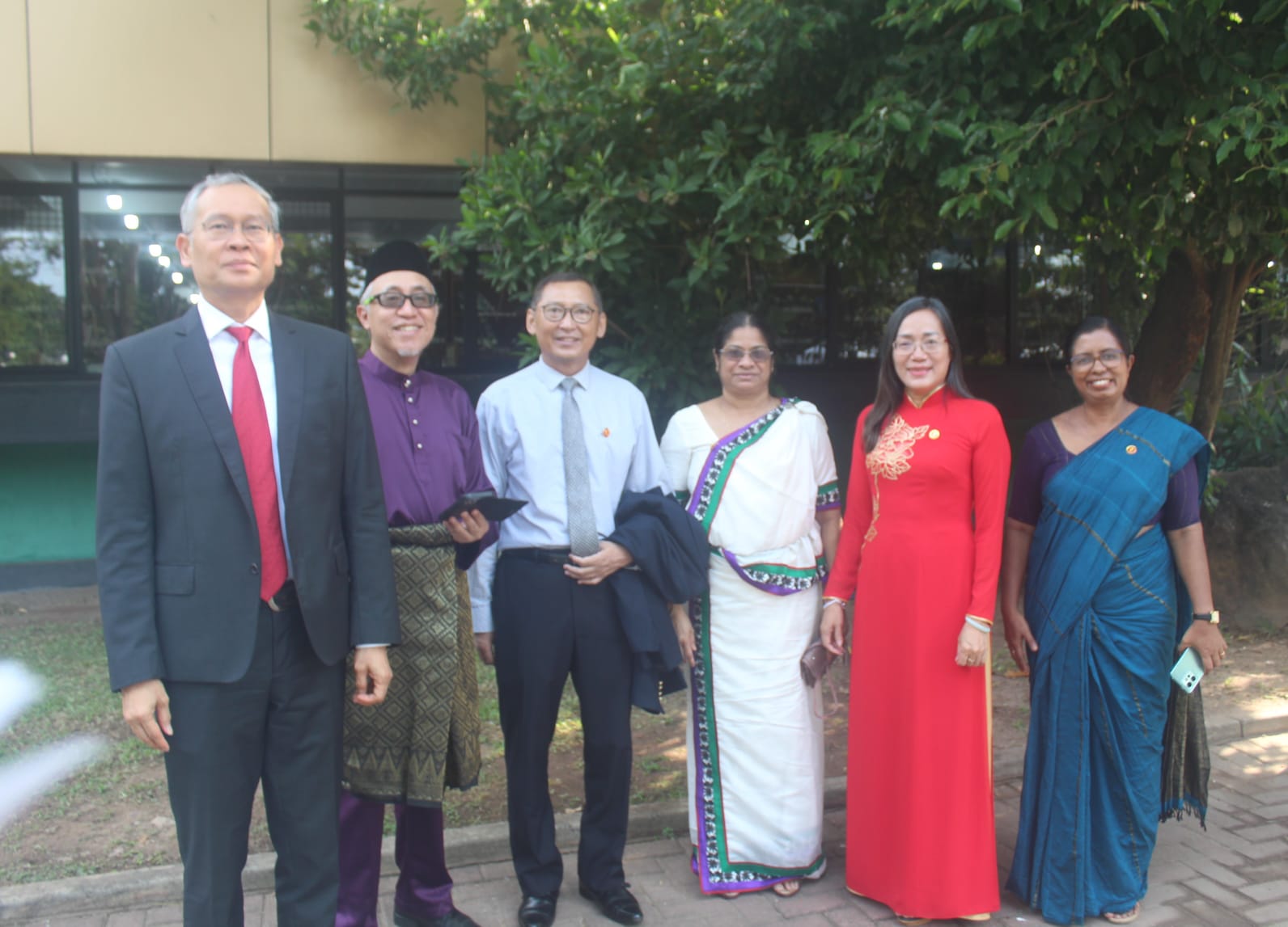 The Embassy of Vietnam in Colombo commemorates 133rd Birth Anniversary ...