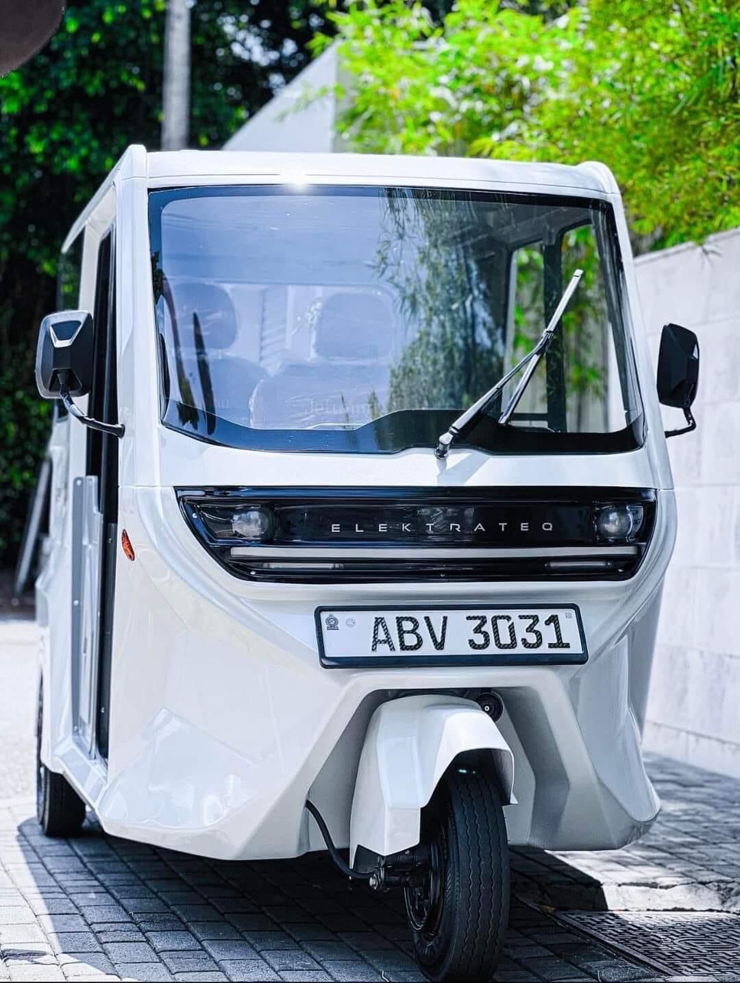 Electric 2024 three wheeler